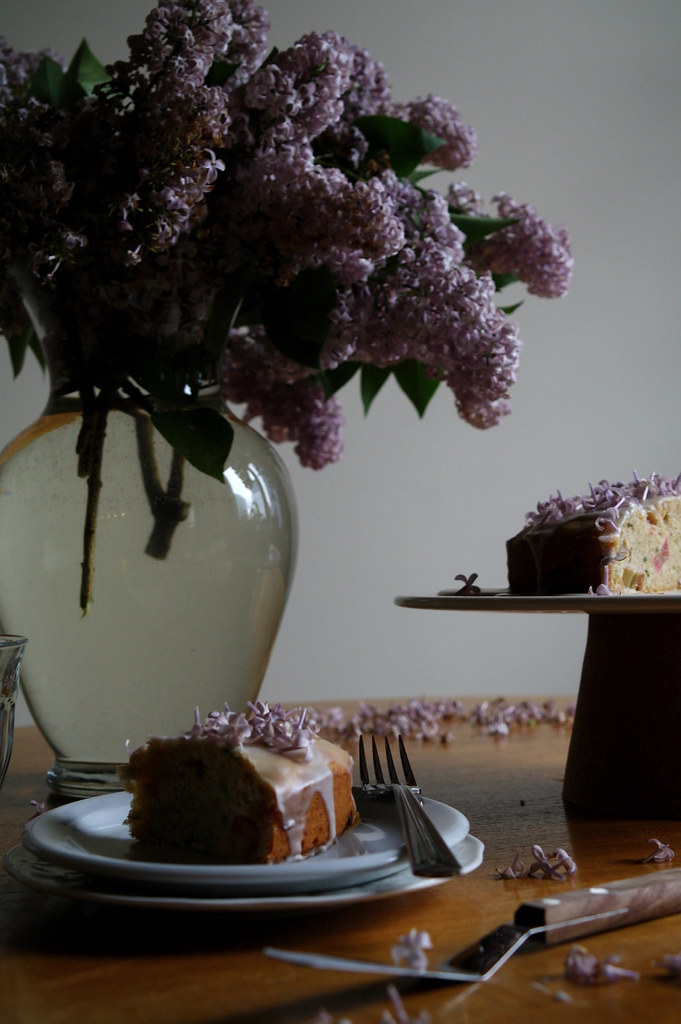 lilaciced rhubarb & tarragon cake tentimestea