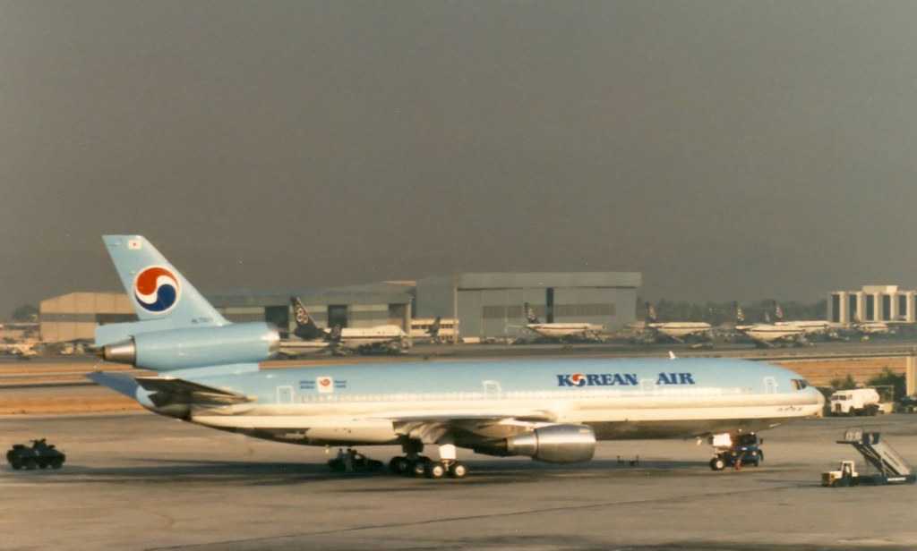 KOREAN AIR DC1030 HL7329(cn437) Athens Hellinikon airport… Flickr