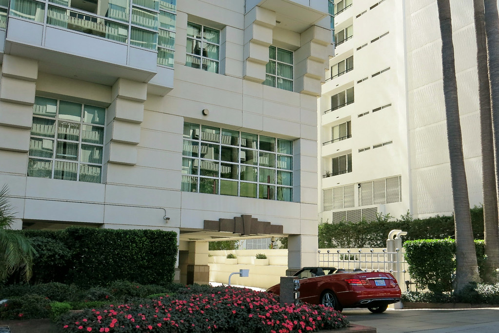 Condo Canyon, .16/5 Along Wilshire Corridor in Westwood, L… Flickr