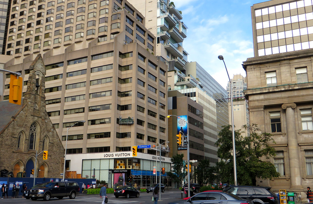Bloor Street, Toronto, Ontario Bloor Street is a major eas… Flickr