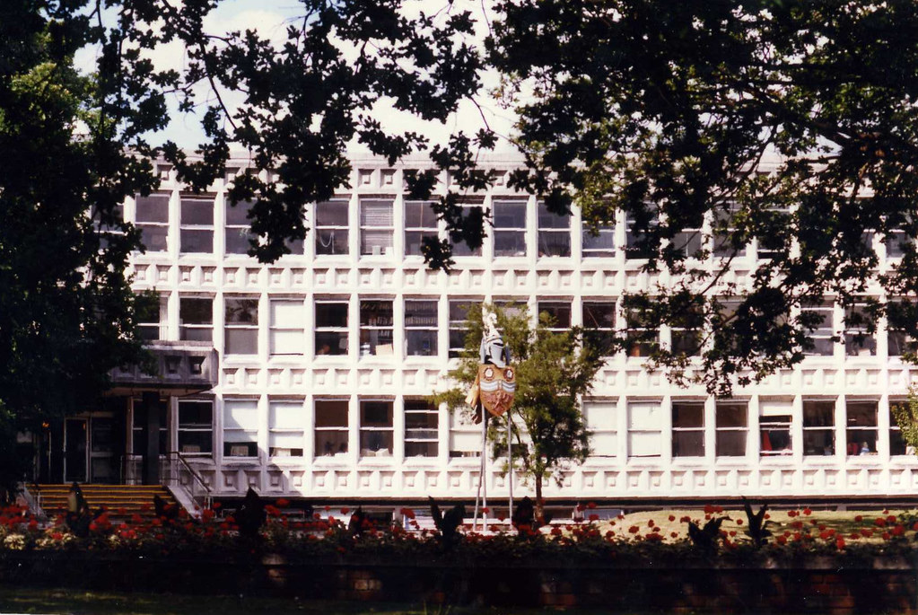 Elmbridge Town Hall, Walton on Thames. Demolished Desiged … Flickr