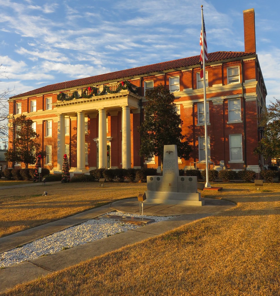 Lawrence County Courthouse (Monticello, Mississippi) Flickr