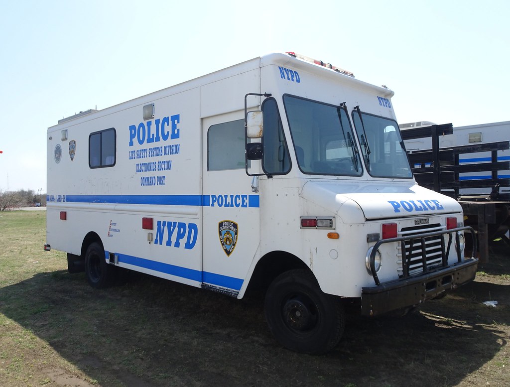 NYPD Life Safety Systems Division 1993 Grumman Step Va… Flickr