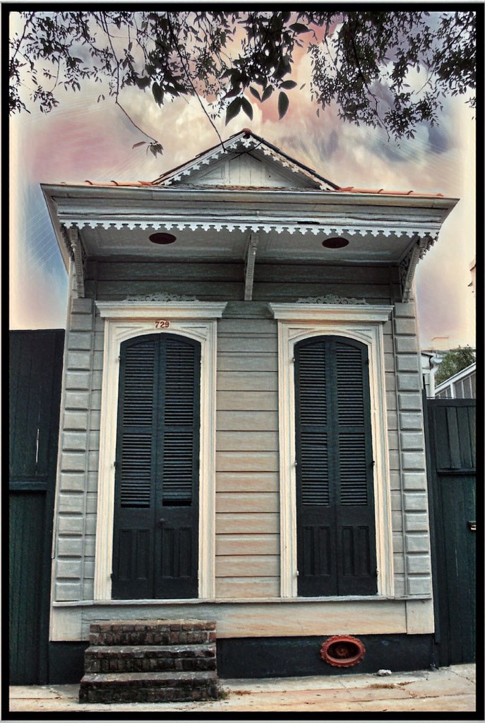 New Orleans Louisiana Shotgun House “shogon.” In West Africa