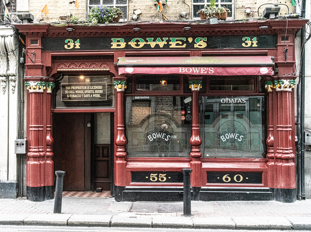 BOWES LOUNGE AND BAR FLEET STREET [ONE OF THE FEW REMAININ… Flickr