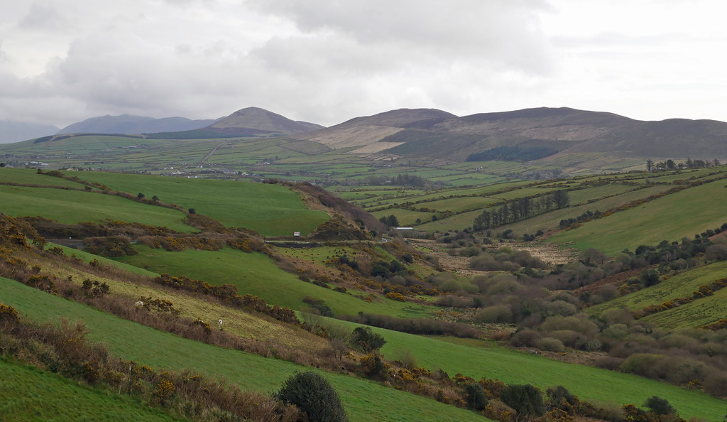 Dingle road Views from the Pass of Caherconree. These farm… Flickr