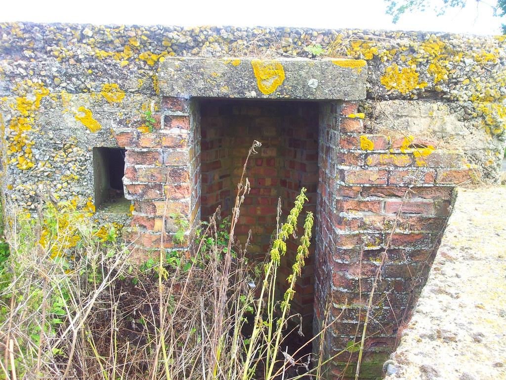 WWII FW3/22 Type22 Pillbox, Mill Lane, St James South Elm… Flickr