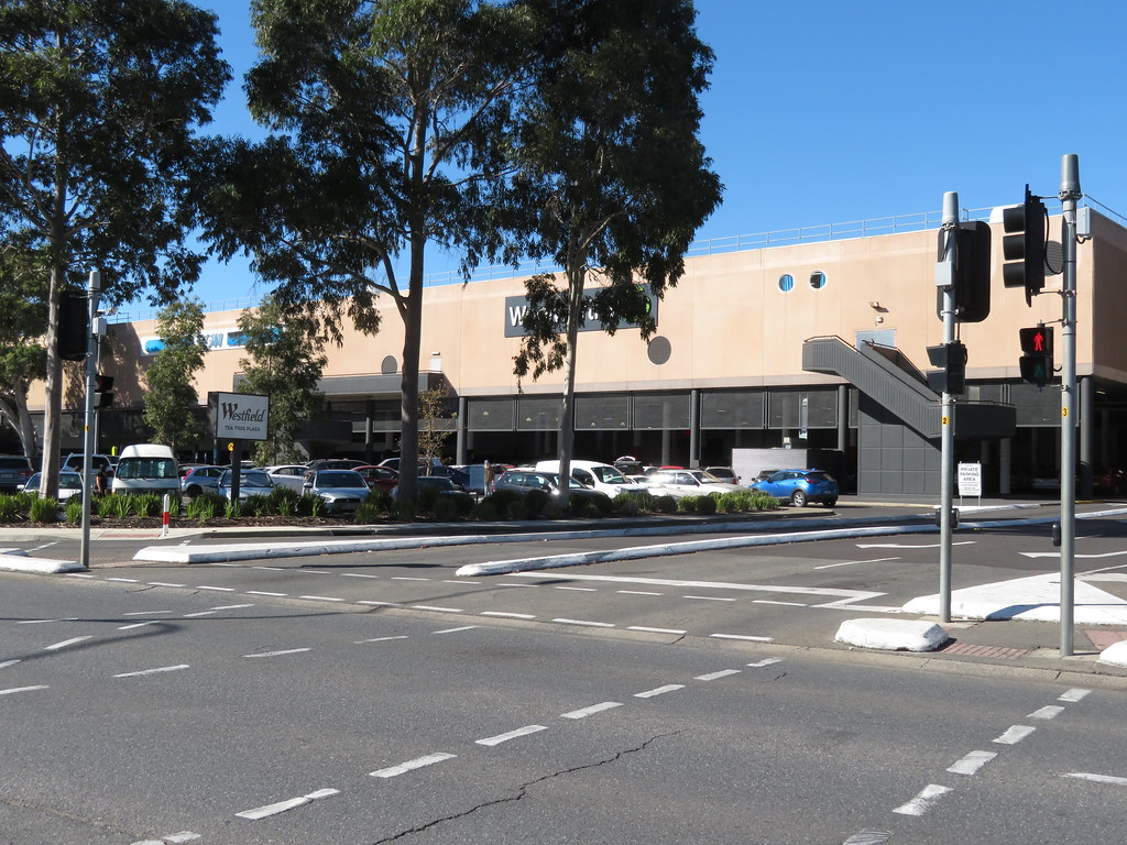 1990s Aldridge Traffic lights on North East Rd/TTP northwe… Flickr