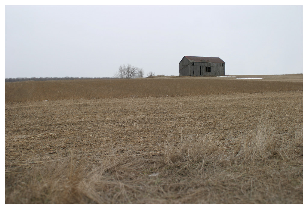 Old barn, Schomberg, Ontario, Canada. Canon 10D, Canon 28… Flickr