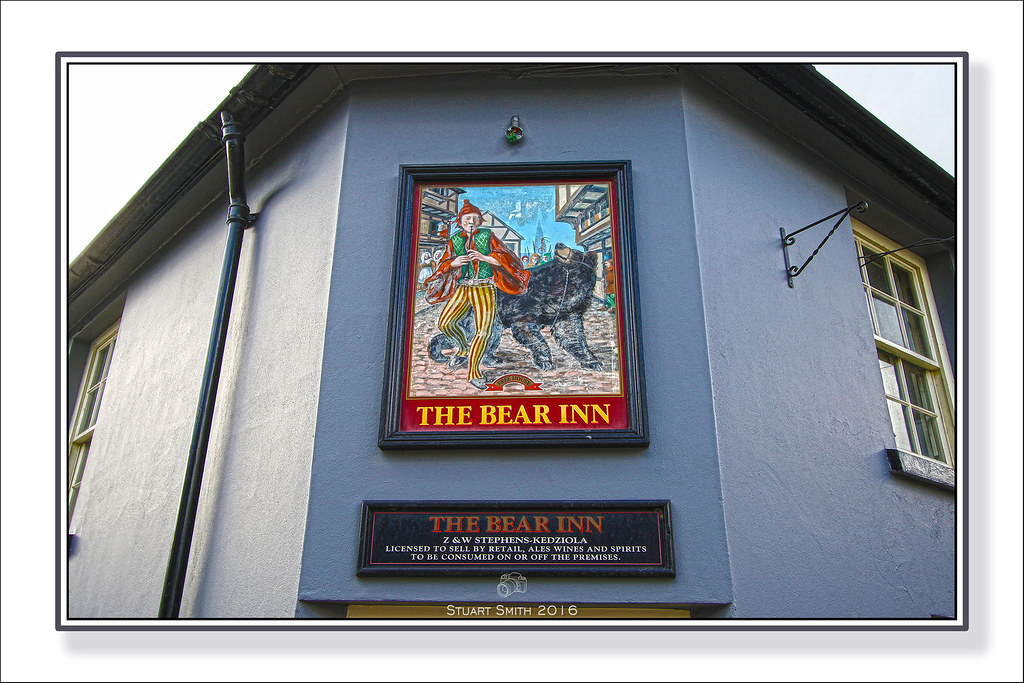 The Bear Inn Sign, High Street, Llandovery, Carmarthenshir… Flickr