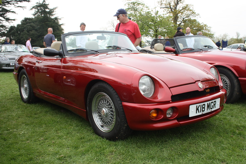 MG RV8 17th Bedfordshire Classic Motor Show at Woburn Abbe… Flickr