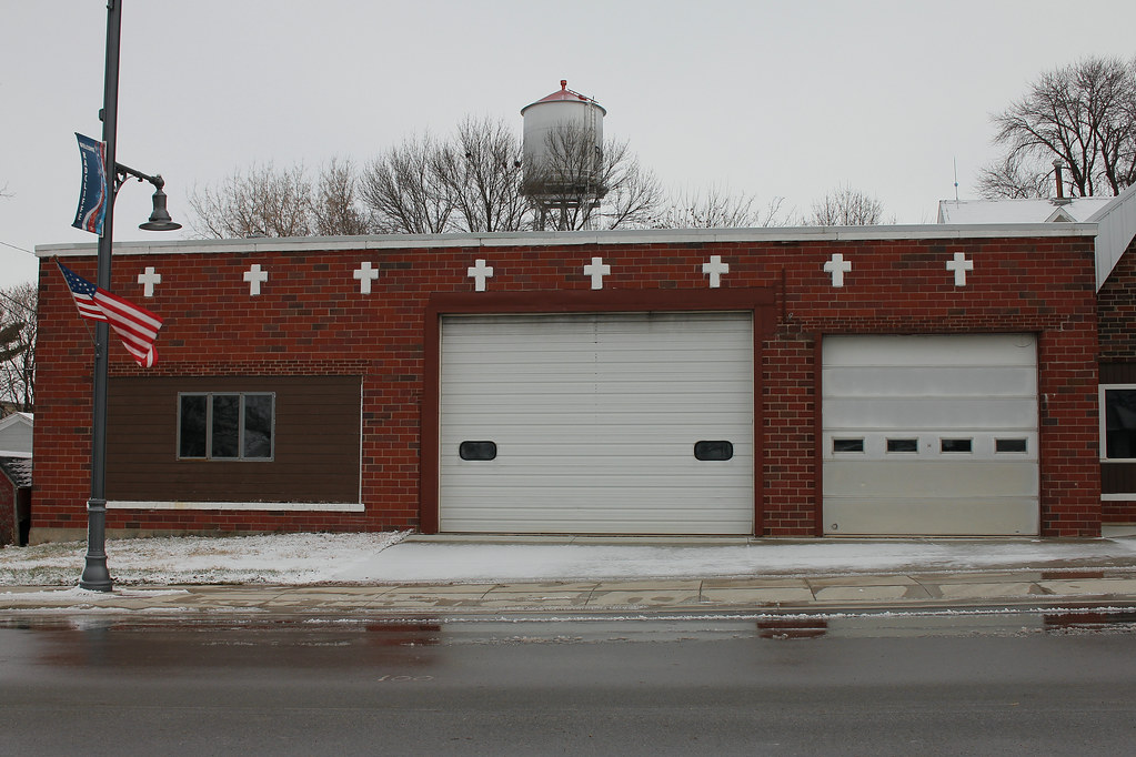 Garage Radcliffe, IA Tom McLaughlin Flickr