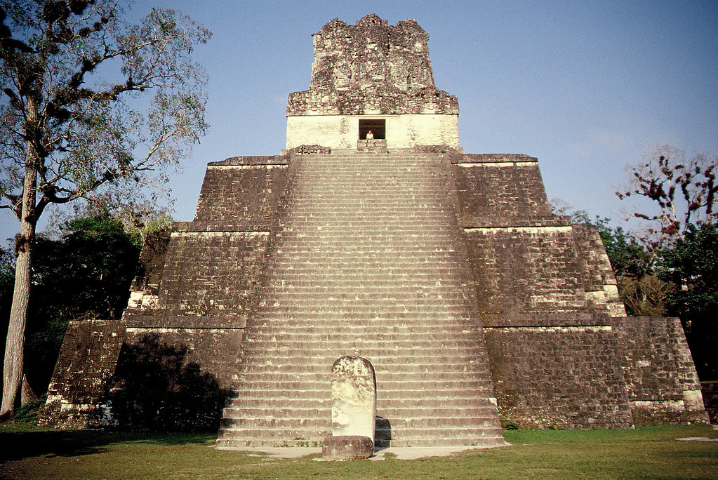 Tikal Mayan pyramid, Peten, Guatemala. 1998 Tik’al in mode… Flickr