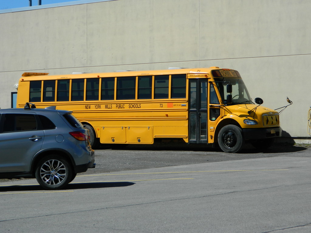 New York Mills Public Schools 73 Bus lot New York Mills,… Flickr