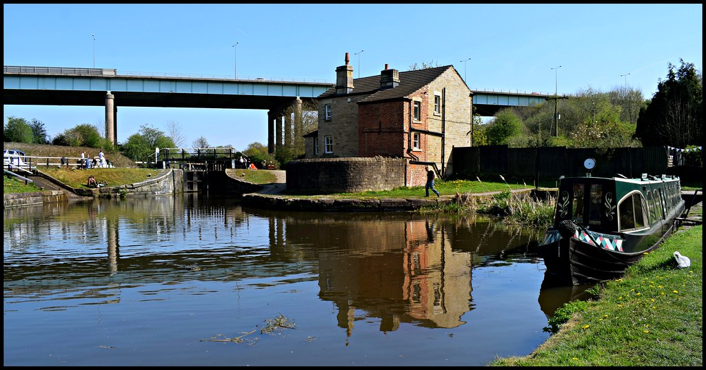 Appley bridge 163 Leeds Liverpool canal Terence (terry) Tucker Flickr