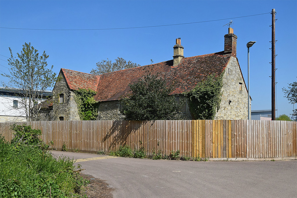 The Priory & ?, Grenoble Road, Littlemore, Oxford 20 Apr… Flickr