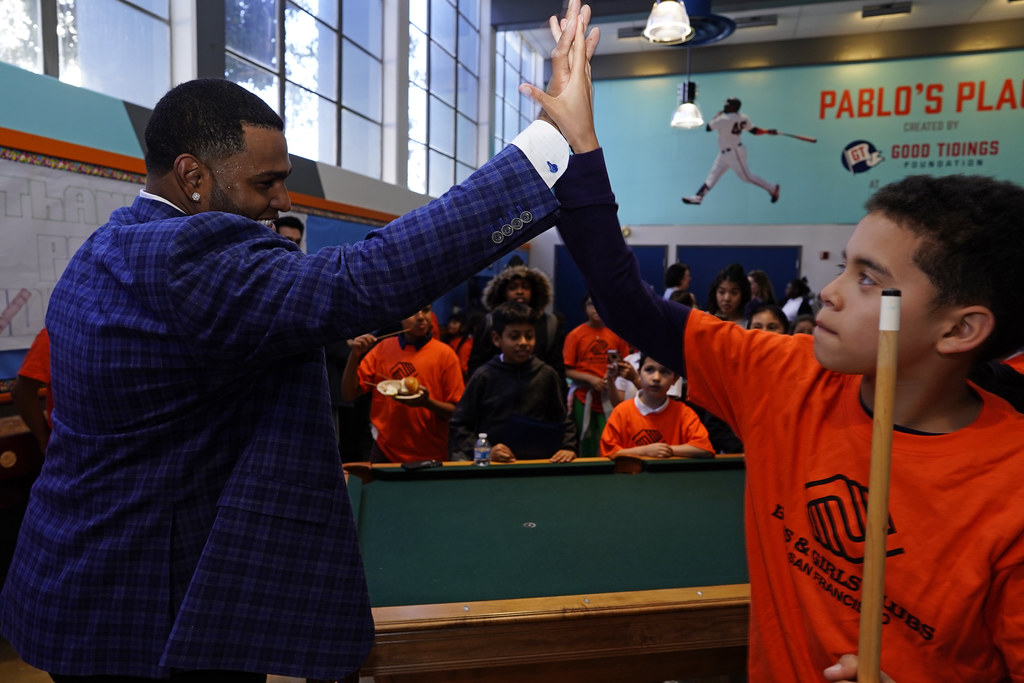 016 San Francisco Giants Pablo Sandoval plays pool at the … Flickr