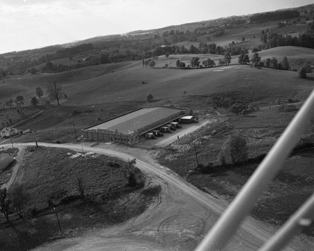Jellico Grocery Aerial photography, 1957 Jellico Grocery (… Flickr