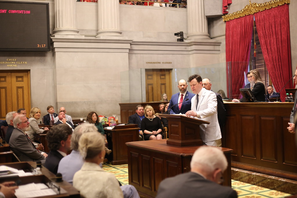 1H5A6141 The Tennessee Court System Administrative Office of the