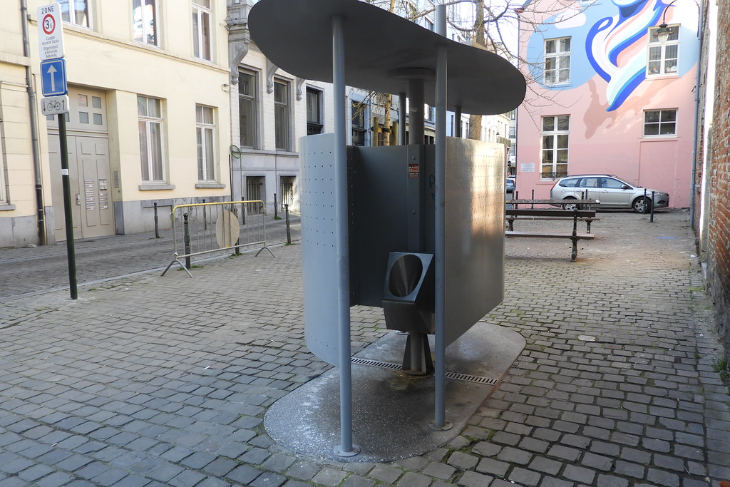 Outdoor Urinal in Brussels, Belgium Joseph Hollick Flickr