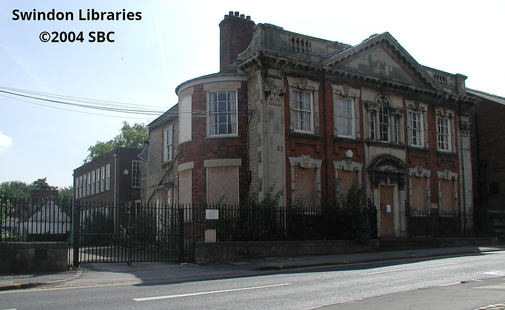 2004 42 Cricklade Street, Old Town, Swindon Source Digit… Flickr