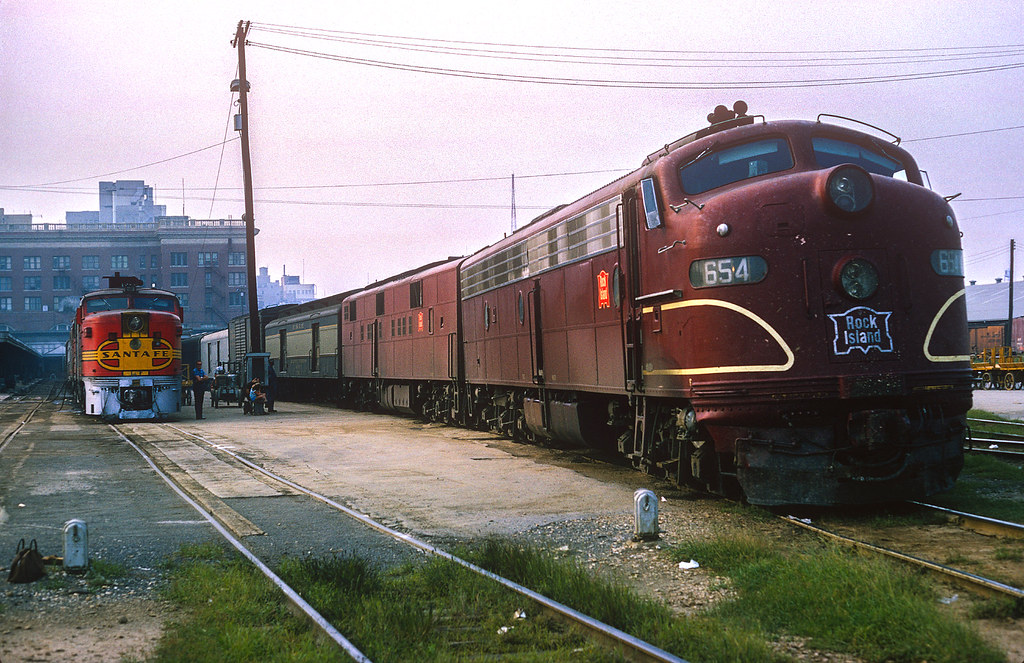 The Rocket E8 654 stands at the point of Rock Island Train… Flickr