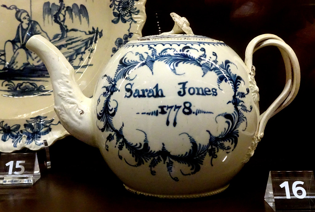 [51192] Leeds City Museum Teapot Leeds City Museum, Cook… Flickr