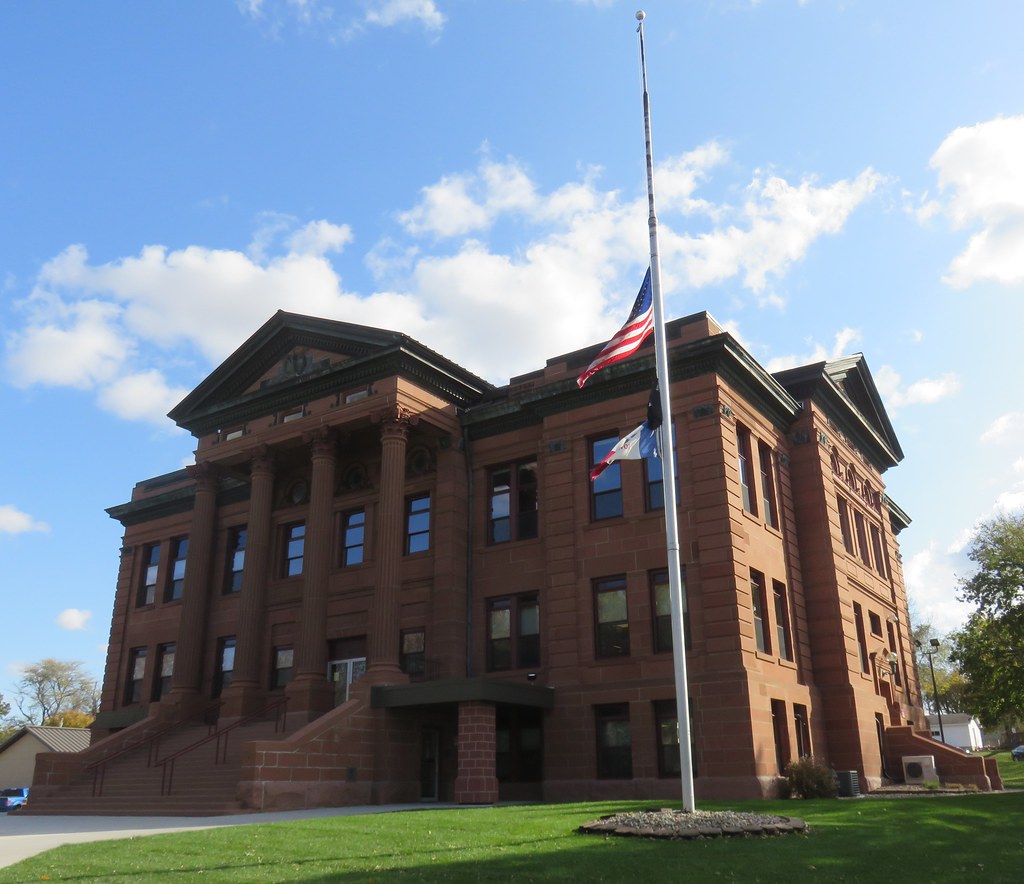 Plymouth County Courthouse (Le Mars, Iowa) This courthouse… Flickr
