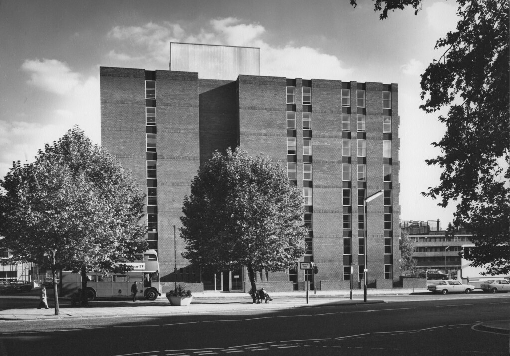 Rosebery Avenue Hall of residence, 1974 Newly opened halls… Flickr