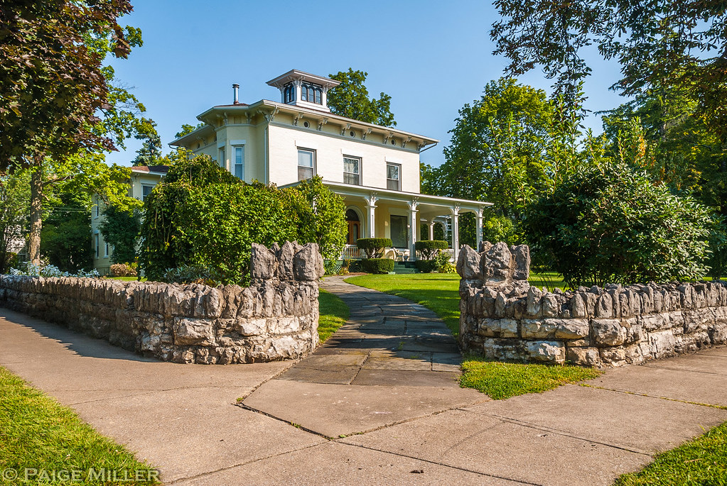 Canandaigua, NY House with cupola on Howell street, plus w… Flickr