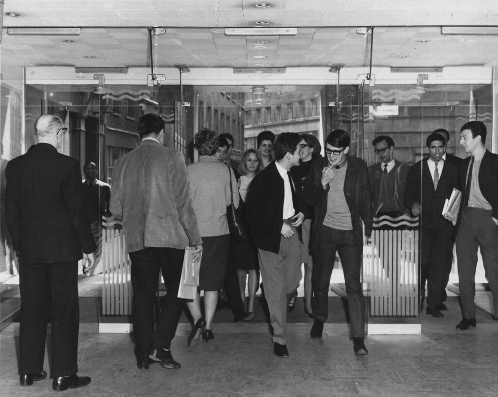 St Clements Building Main Entrance, 1964 Photograph taken … Flickr