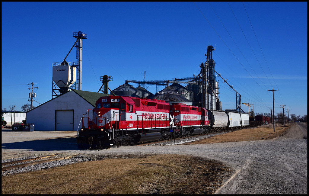 WAMX 4219 2/2/2018 Wisconsin & Southern train T4H is jus… Flickr