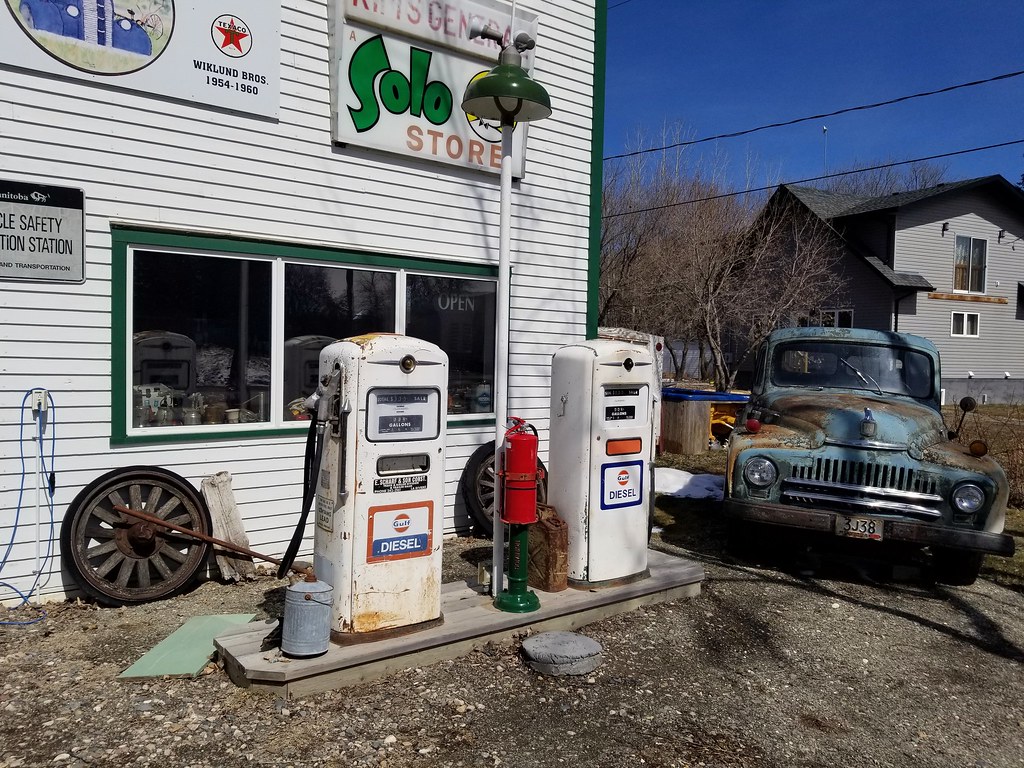 Oldtimey gas station in La Riviere, Manitoba. Rob Swystun Flickr