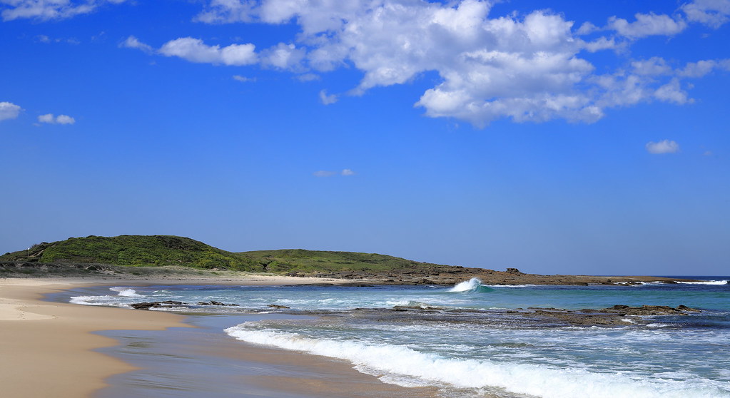 Ghosties Beach. View to Flat Rock Point, Moonee. Matt Flickr