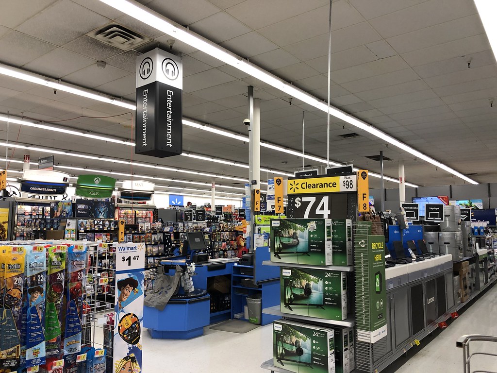 WalMart Higginsville, Missouri Entertainment For a sm… Flickr