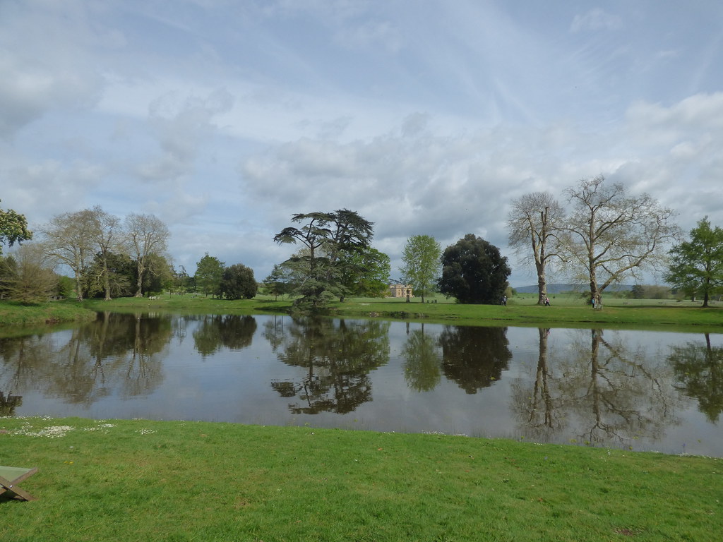 The lake at Croome Park towards Croome Court A late Apri… Flickr