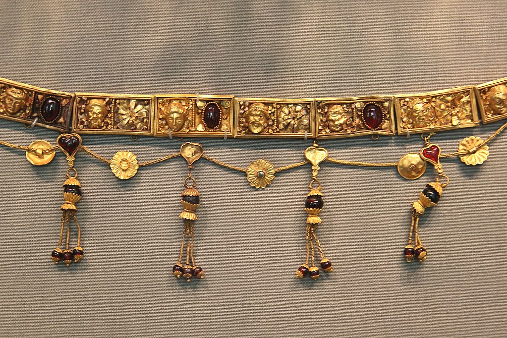 Gold jewellery in the Altes museum in Berlin, Germany. Flickr