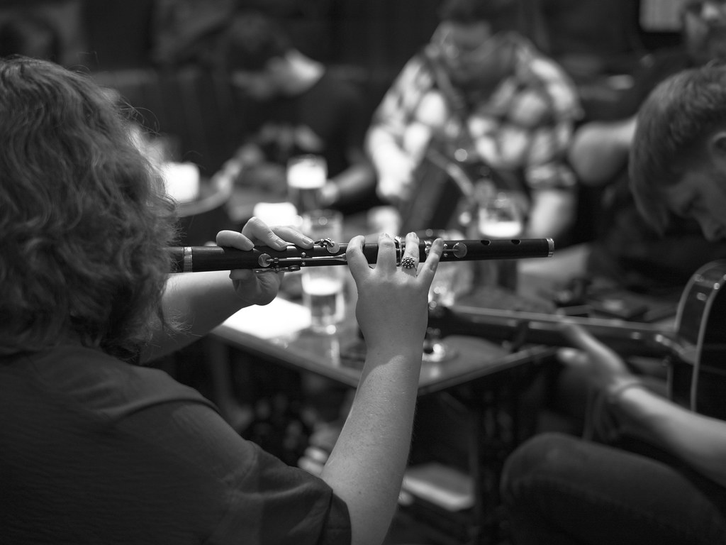 Playing in the Pub Glasgow, Sloanes, corner of Argyle St a… Flickr