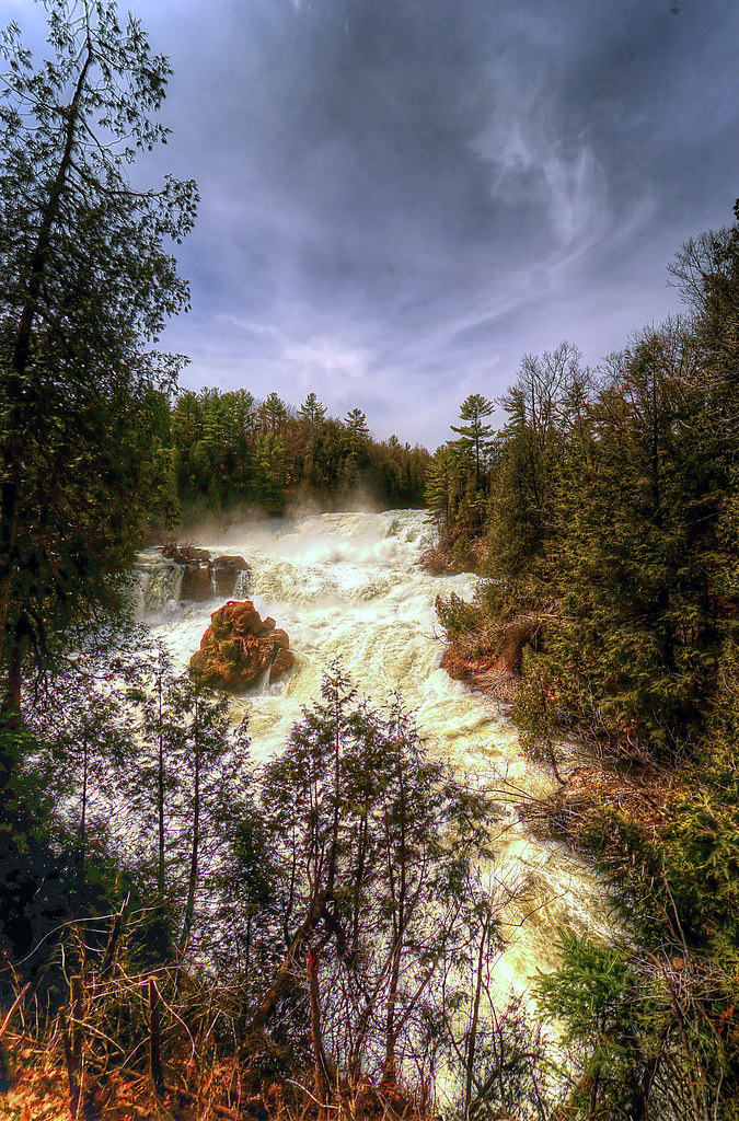 Rivière Petite Nation en furie Claude Pépin Flickr