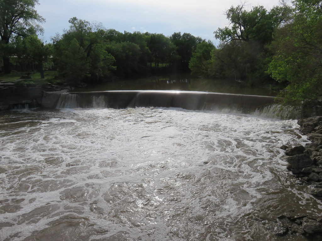Cottonwood River Weir and Falls (Cottonwood Falls, Kansas)… Flickr
