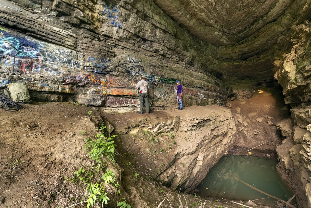 Dirt Cave Cleanup, Jackson County, Tennessee Chuck Sutherland Flickr
