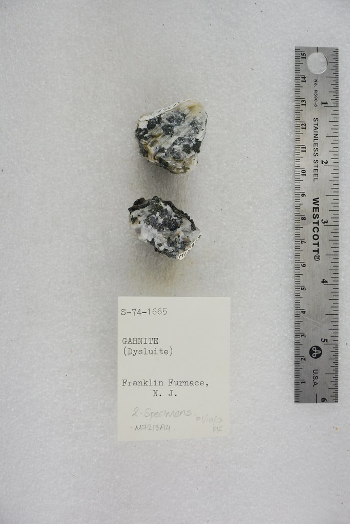 Gahnite (Dysluite) Franklin Furnace New Jersey, USA S741… Pacific Museum of Earth Flickr