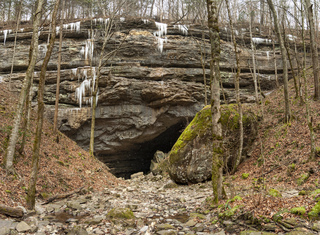 Lost Creek Cave (Dodson Cave) entrance, White County, Tenn… Flickr