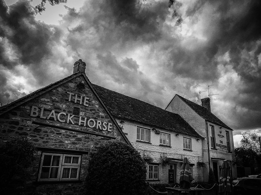 The Black Horse Gozzard's Ford, Abingdon John Willoughby Flickr