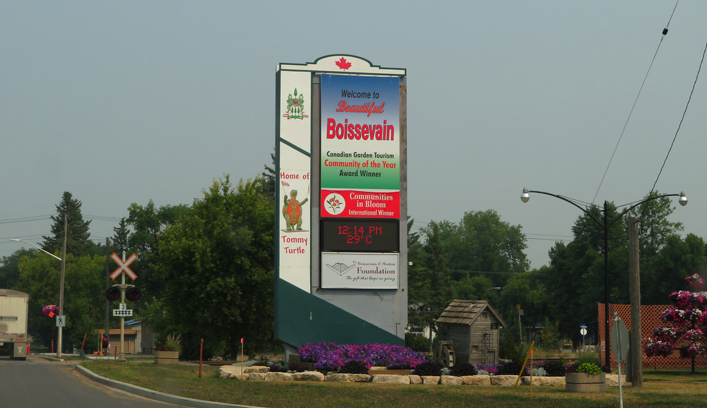 Boissevain, Manitoba Boissevain is an unincorporated urban… Flickr
