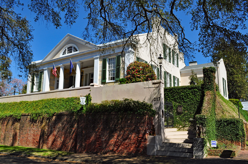 Cherokee A hilltop mansion in Natchez, Mississippi stevesheriw Flickr
