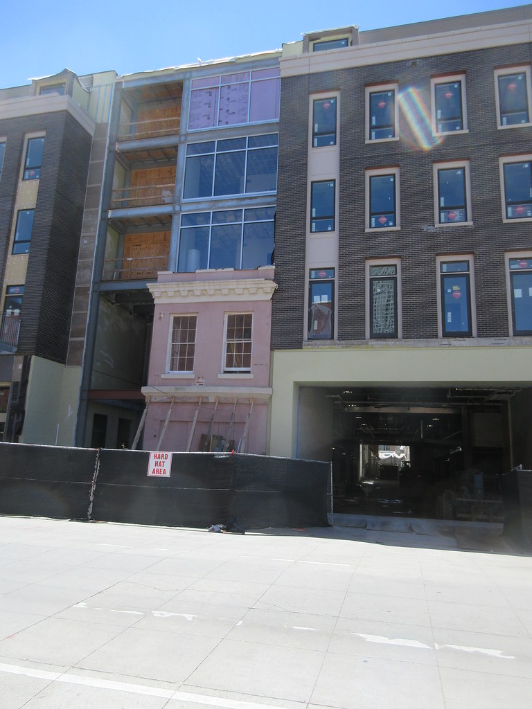 CBD Sunday April 2019 New Orleans Sunday in the upper Cent… Flickr