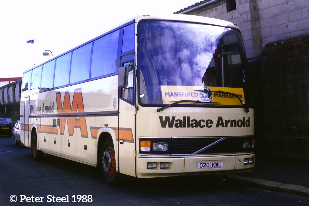 Wallace Arnold, Leeds, D201KWU Volvo C10M70 Ramseier & … Flickr