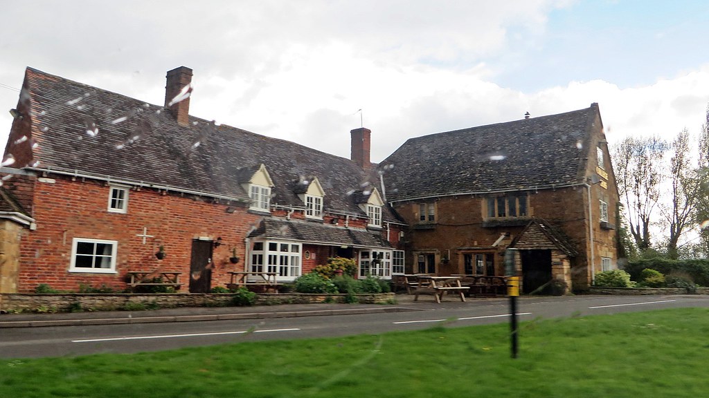 Lower Quinton Warwickshire College Arms pub, Lower Quinton… Flickr