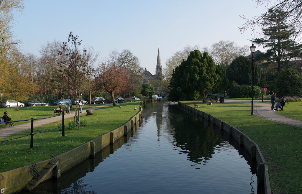 IMGP9016 View south along the New River in Chase Gardens, … Flickr